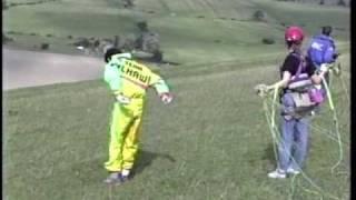 1989.10 devils dyke brighton sussex lady paraglider training with sky systems