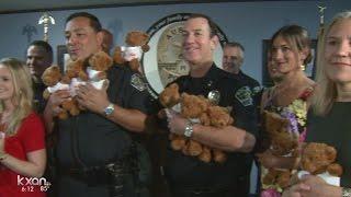 Austin police giving kids teddy bears during emergencies