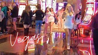 Las Vegas Strip at Night -  People Watching and Walking Tour [4K]