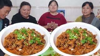 [Xia Jie in northern Shaanxi] 8 catties of pig trotters and 2 catties of chicken feet are made of ”