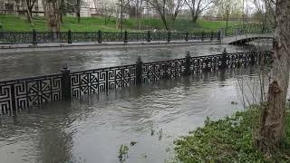 Крым. Река САЛГИР затопила парк Гагарина в Симферополе! Мощный поток ВОДЫ. Невероятные кадры. СРОЧНО