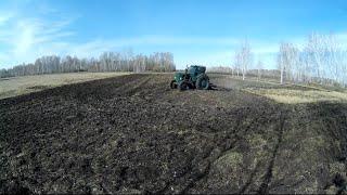 Боронование отвальной и безотвальной вспашки.Т-40АМ с самодельной сцепкой из четырёх борон 27 апреля