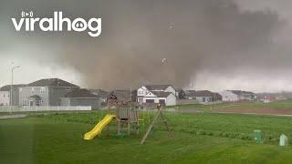 Tornado Passes Through Nebraska Neighborhood || ViralHog