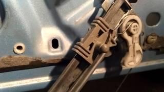 How fixed window regulator in a Citroen Xantia