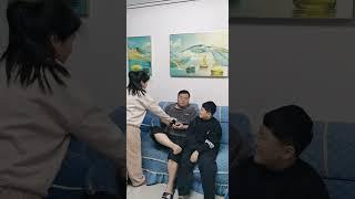 漏风的皮夹#搞笑视频 #夫妻搞笑 #父子俩的日常 #funny #搞笑 #沙雕剧情 #搞笑 #沙雕剧情 #comedy