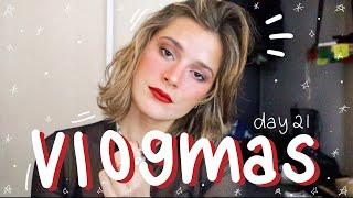 VLOGMAS DAY TWENTY ONE: christmas make up tutorial // red lips and smokey eye // no foundation