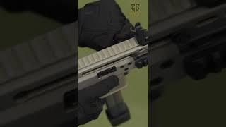 Swiss 9mm PDW был разработан в Швейцарии как современное компактное оружие для самообороны.