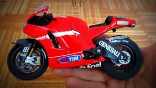 MINICHAMPS - DUCATI DESMOSEDICI GP10 - CASEY STONER