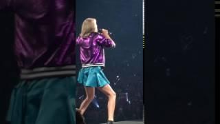 Taylor Swift Clothing Malfunction