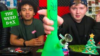 GRINCH BONG HOTBOX SESH