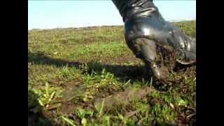 High Heels boots in mud stuck