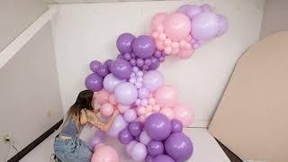 Filling out a Garland with 260 Twister Balloons
