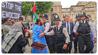 POLICE PILE IN as Pro Palestine Mob AMBUSH Government Minister!