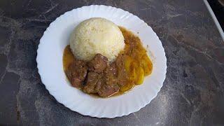 печень по немецки очень вкусно . печень по-берлински с яблоками луком и очень вкусной подливой .