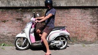 I got a pink Scooter in Bali!