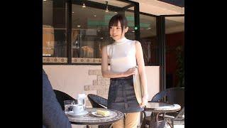 Small Boobs Coffee Shop | braless | No Bra