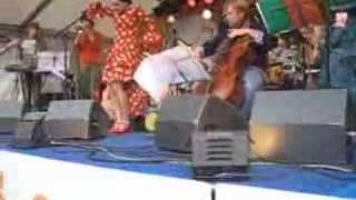 Sheila Surban with BIG PIIRPAUKE playing BETHLEHEM