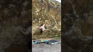 Slapstick 7C - Bowderstone. #ukbouldering #bowderstone #lakesbloc #ukclimbing
