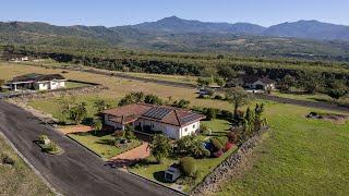 Joanne Hatch Real Estate - Off-Grid Home for Sale in Boquete Panama - B040320251