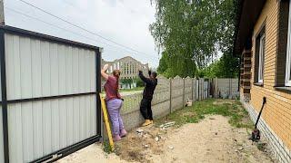 Пришлось сломать новый забор. Зачем мы это делаем? Перестройка старого дома. Как это было?