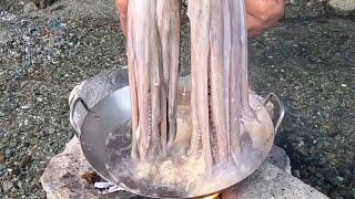 Frying Octopus! Fishermen Cook Octopus! (Pritong Pugita) 