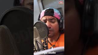 hair style tane gamti evi rakhata Vikram Thakor recording time