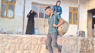 Mehdi and Narges in search of shelter until Narges' aunt treats them badly