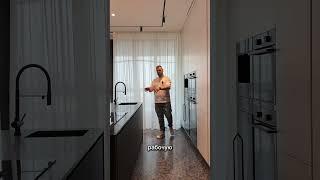 Кухня пенал с островом  #дизайнинтерьера #soulkitchen #kitchen #shorts