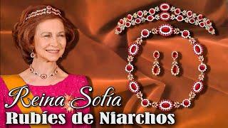 Reina Sofía y sus Rubies de Niarchos