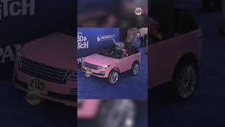 Stitch arriving at the world premiere