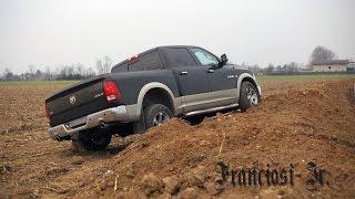 DODGE RAM 1500 5.7L HEMI V8 LARAMIE 2011 - START UP, SOUND, REVS & ACCELERATIONS