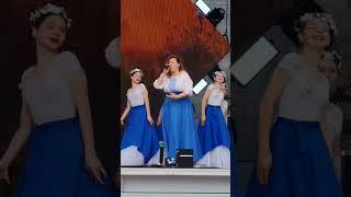 Ирина Корнилова и шоу-группа "Альянс".