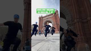 Brasileiros dançando em Barcelona, que nota eles merecem?