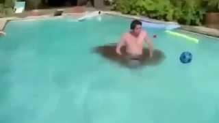 Не надо срать в бассейне