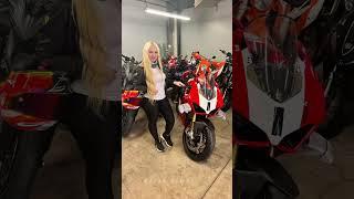 #KatyaAlmaz motogirl bikergirl Ducati Panigale V4R