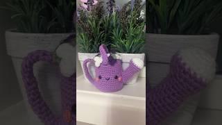 crocheting an amigurumi watering can 🪻