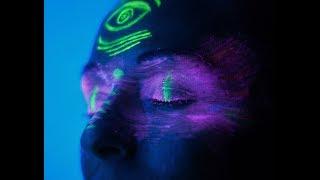 Photoshoot ultraviolet.  MODEL SVETLANA LIGHT 4K