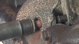 Old Mechanic Trick To Removing Rusty Exhaust Manifold Bolts!