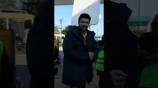 Engin Akyürek Shell Backstage