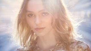 L'Eau N°5, the Film with Lily-Rose Depp – CHANEL Fragrance