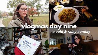 VLOG: another cold & rainy day, holiday nails, book mail [vlogmas day 9]