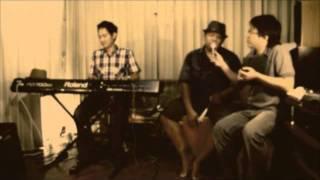 Cajon and Piano jamming  Palmmy Kidmark cover by iHearBand