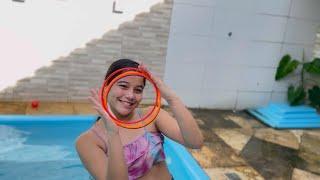 Maratona na piscina brincando com a minha mãe #vídeos |Familia Lima BR só alegria e diversão