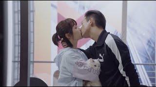 A 20-year-old girl and her 30-year-old boyfriend share a sweet first kiss and fall deeply in love.