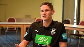 Coach Corner vor dem Re-Start der Frauen mit Co-Trainer Alexander Koke