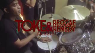 Tóke & Reggae Remedy - Frizzle (Live studio session)