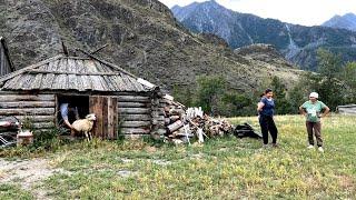 Dorf ohne Straßen an der Grenze zwischen Russland, der Mongolei, Kasachstan. Wie leben die Menschen?