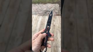 Self-Sheathing Gravity Dagger