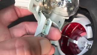 Заміна лампи стоп сигналів Seat Altea 2006 140Hp + демонтаж фари