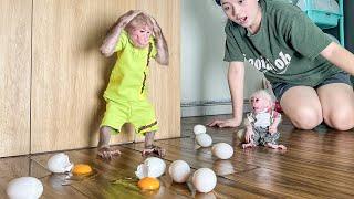 Bibi had a trouble trying to help Mom boil eggs for the baby monkey to enjoy!